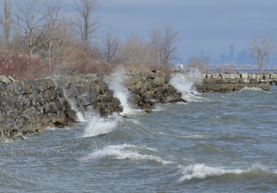 Photo of Lake Ontario Waves Breaking on NaturalCrooksDotCom